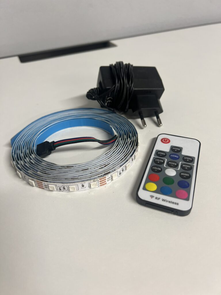 Podstawowe oświetlenie LED do biurek gamingowych – efektowny start w świecie RGB.